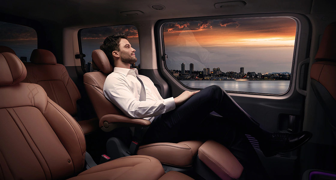 staria-us4-highlights-step-into-the-space-pc