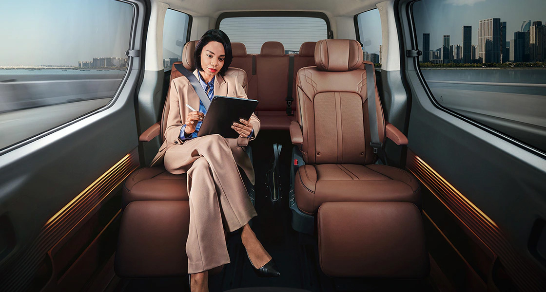 staria-us4-luxuriously-appointed-7-seater-pc